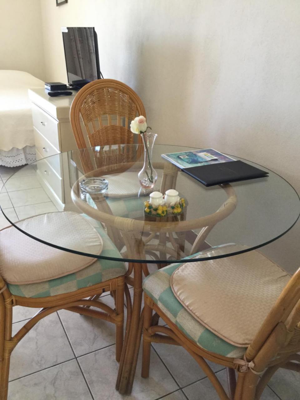 Rosewood Apartment Hotel Arnos Vale Екстер'єр фото